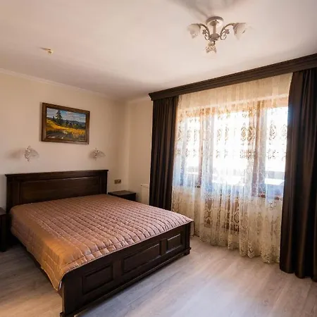 Hotel готель-ресторан каміла Polyana (Transcarpathia)