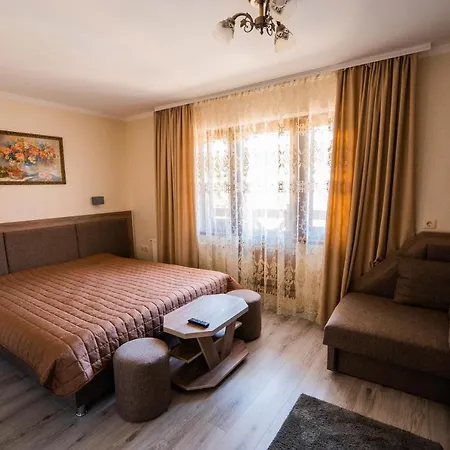 Hotel готель-ресторан каміла Polyana (Transcarpathia)