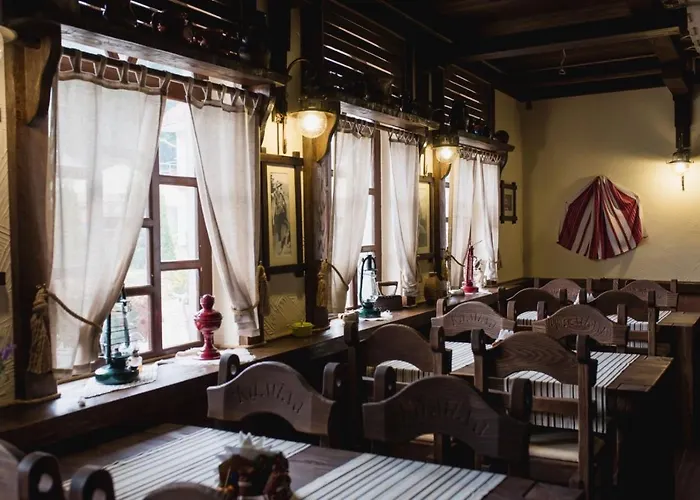 готель-ресторан каміла Hotel Polyana (Transcarpathia)