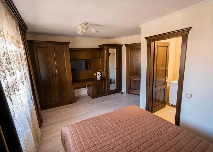 Hotel готель-ресторан каміла Polyana (Transcarpathia)