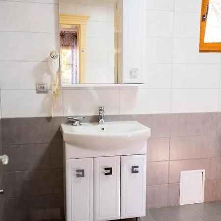 готель-ресторан каміла Otel Polyana (Transcarpathia)