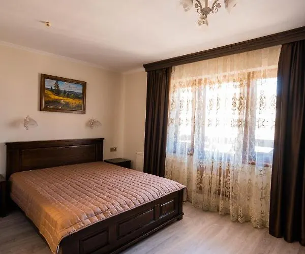 Hotel готель-ресторан каміла Polyana (Transcarpathia)